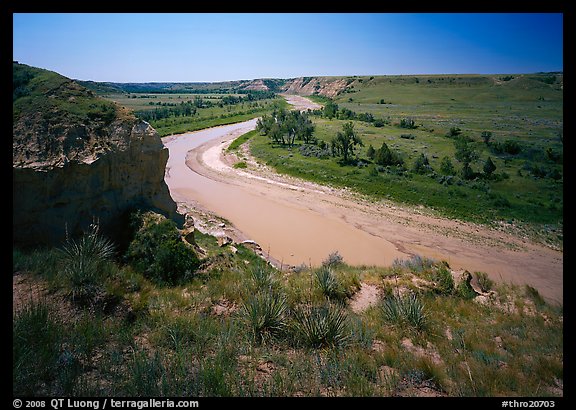 Bend of the Little Missouri River, and Wind Canyon. Theodore Roosevelt National Park, North Dakota, USA.