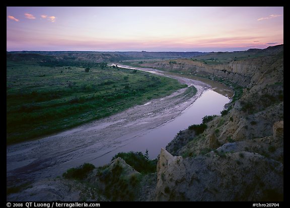 Bend of the Little Missouri River, dusk. Theodore Roosevelt National Park, North Dakota, USA.