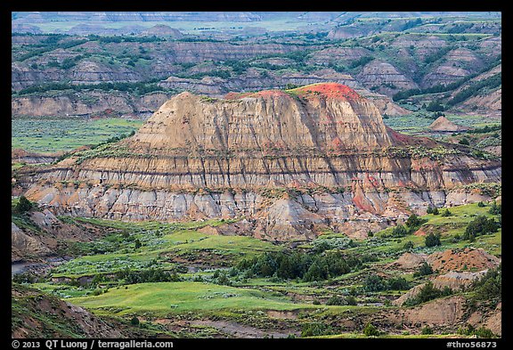 Butte with red scoria cap, Painted Canyon. Theodore Roosevelt National Park (color)