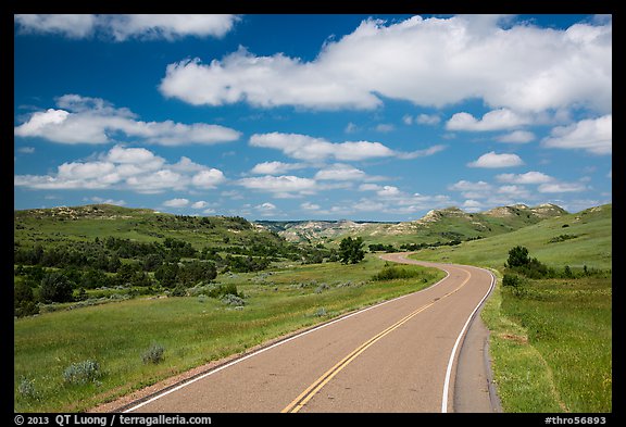 Scenic loop road, South Unit. Theodore Roosevelt National Park (color)