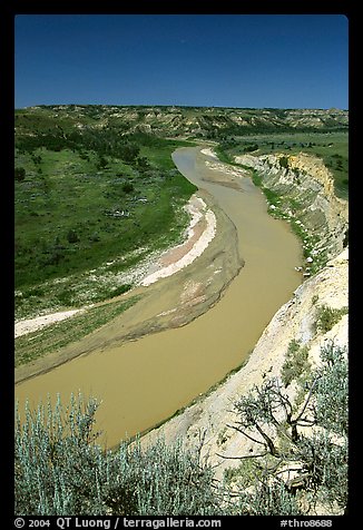 Bend of the Little Missouri River, mid-day. Theodore Roosevelt National Park, North Dakota, USA.