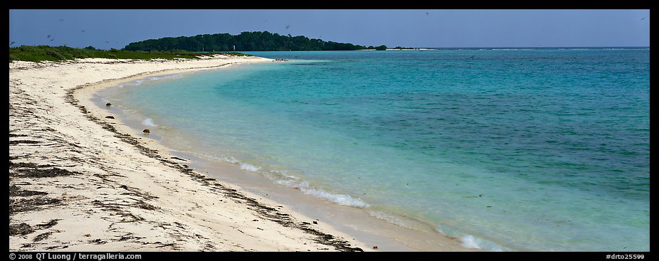 Sandy beach and turquoise waters. Dry Tortugas National Park (color)