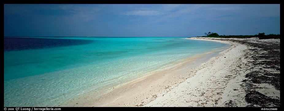 Deserted tropical beach with turquoise water. Dry Tortugas National Park (color)