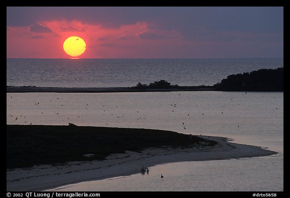 Sunrise over Long Key and Atlantic Ocean. Dry Tortugas National Park, Florida, USA.