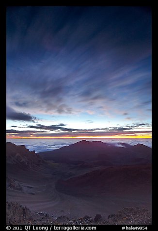 Halekakala crater, pre-sunrise dawn. Haleakala National Park, Hawaii, USA.