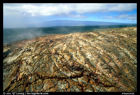 Unstable lava crust on Mauna Ulu crater. Hawaii Volcanoes National Park (color)