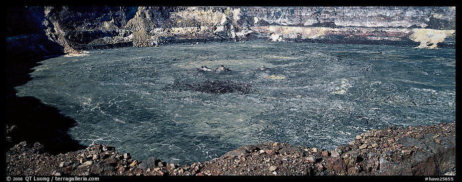 Halemaumau crater. Hawaii Volcanoes National Park (color)