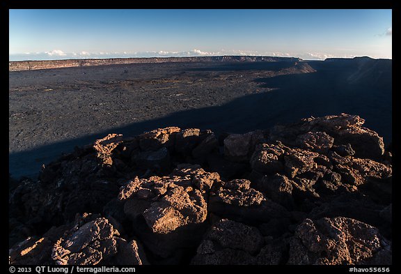 Mokuaweoweo caldera with late afternoon shadows. Hawaii Volcanoes National Park (color)