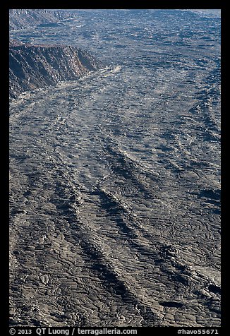 Waves of lava on Mokuaweoweo crater floor. Hawaii Volcanoes National Park, Hawaii, USA.