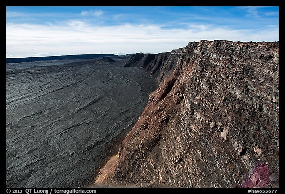 Mokuaweoweo caldera and Mauna Loa true summit. Hawaii Volcanoes National Park (color)