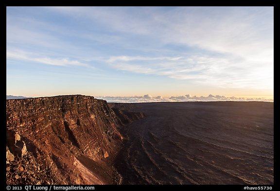 Mauna Loa summit cliffs, Mokuaweoweo crater at sunrise. Hawaii Volcanoes National Park (color)