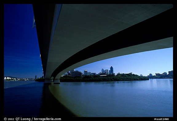 Bridge on the Brisbane River. Brisbane, Queensland, Australia (color)