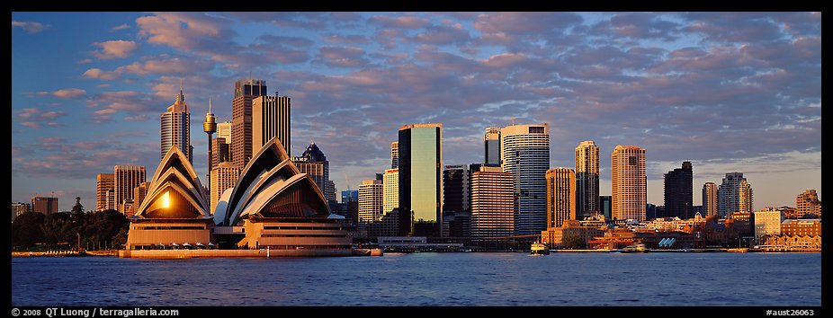 Sydney skyline view with Opera House. Sydney, New South Wales, Australia