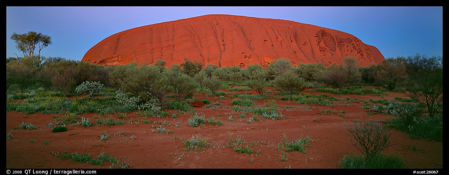 Ayers rock at twilight. Uluru-Kata Tjuta National Park, Northern Territories, Australia