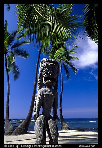 Polynesian idol, Place of Refuge, Puuhonua o Honauau National Historical Park. Big Island, Hawaii, USA (color)