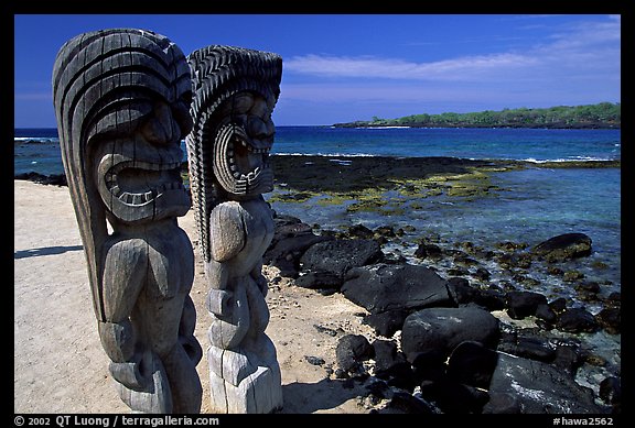 Polynesian god statues in Puuhonua o Honauau (Place of Refuge). Big Island, Hawaii, USA (color)