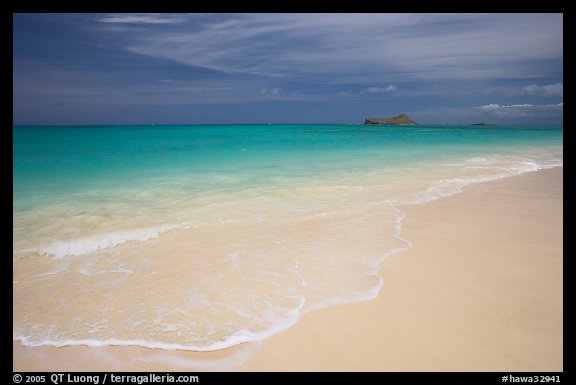 Waimanalo Beach and ocean with turquoise waters and off-shore island. Oahu island, Hawaii, USA