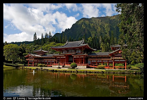 Byodo-In temple and Koolau Mountains, morning. Oahu island, Hawaii, USA (color)