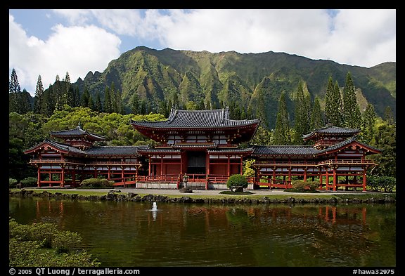 Byodo-In temple and fluted mountains, morning. Oahu island, Hawaii, USA