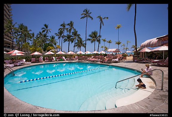 Swimming pool, Sheraton  hotel. Waikiki, Honolulu, Oahu island, Hawaii, USA (color)