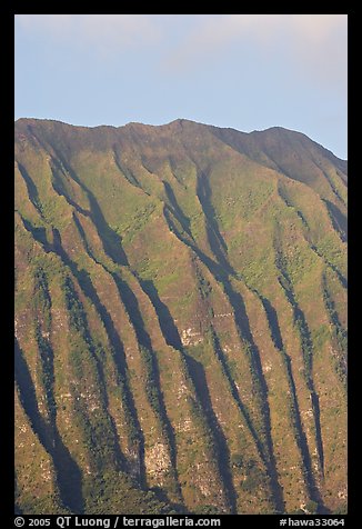 Fluted mountains, Koolau range, early morning. Oahu island, Hawaii, USA (color)