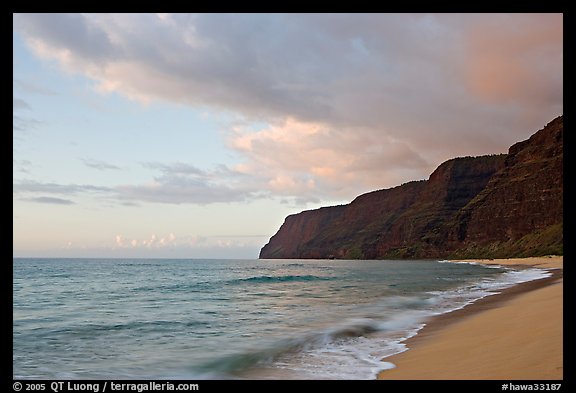 Polihale Beach and Na Pali coast,  sunset. Kauai island, Hawaii, USA