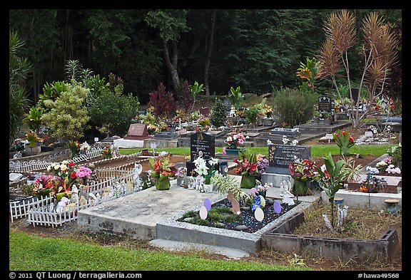 Tomb with easter eggs and rabbits, Hilo. Big Island, Hawaii, USA