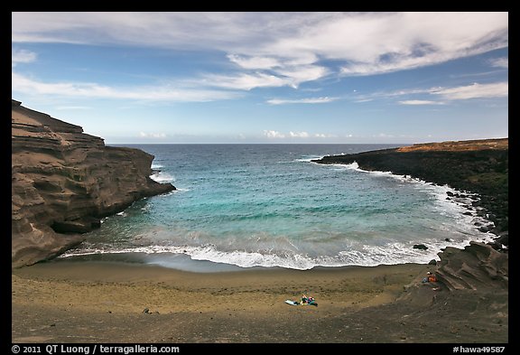 Couple on Papakolea green sand beach. Big Island, Hawaii, USA