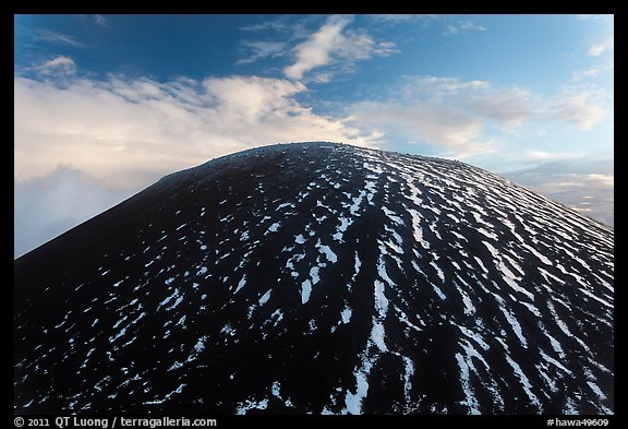 Cinder cone near summit, sunset. Mauna Kea, Big Island, Hawaii, USA (color)