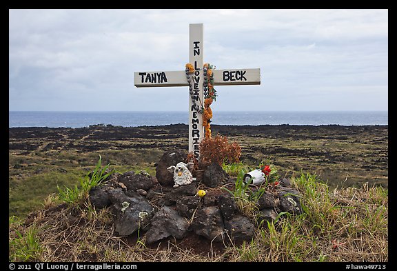 Roadside memorial. Maui, Hawaii, USA (color)