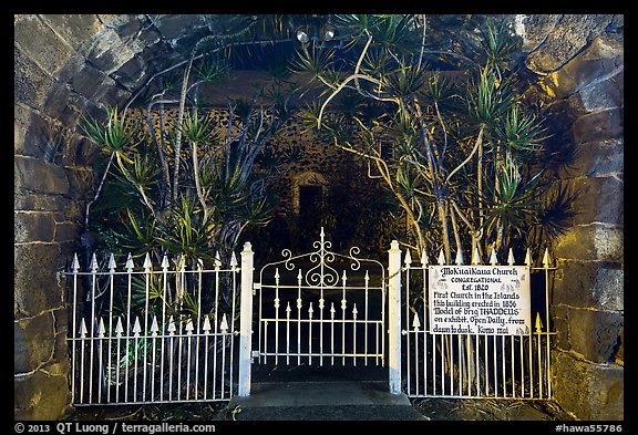 Gate of Mokuaikaua church at night, Kailua-Kona. Hawaii, USA (color)