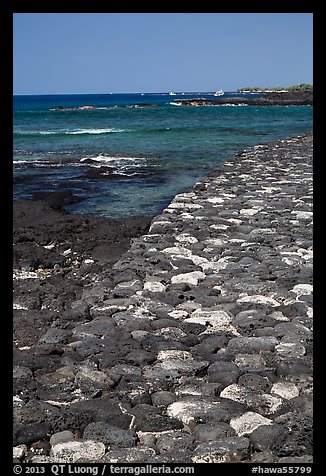 Kuapa (rock wall), Kaloko-Honokohau National Historical Park. Hawaii, USA (color)