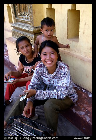 Children at Wat Phnom. Phnom Penh, Cambodia (color)