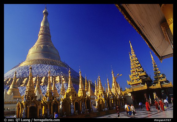 The great golden dome, Shwedagon Paya. Yangon, Myanmar (color)