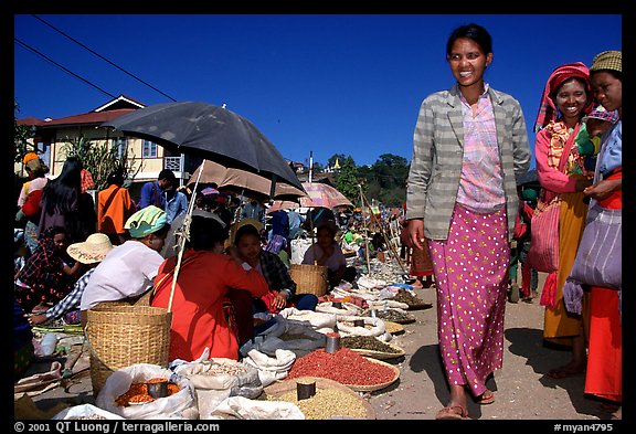 Market scene, Kalaw. Shan state, Myanmar (color)