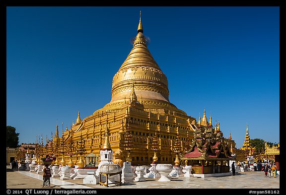 Circular gold leaf-gilded stupa, Shwezigon Pagoda. Bagan, Myanmar