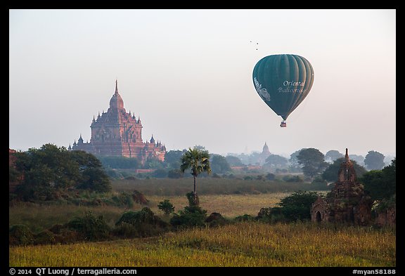 Hot air ballon and Thatbyinnyu temple. Bagan, Myanmar