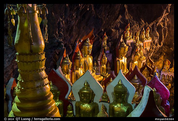 Buddha statues. Pindaya, Myanmar (color)
