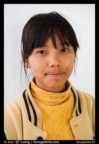 Woman with sweater. Pindaya, Myanmar (color)