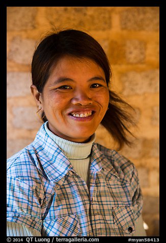 Smiling woman. Pindaya, Myanmar (color)