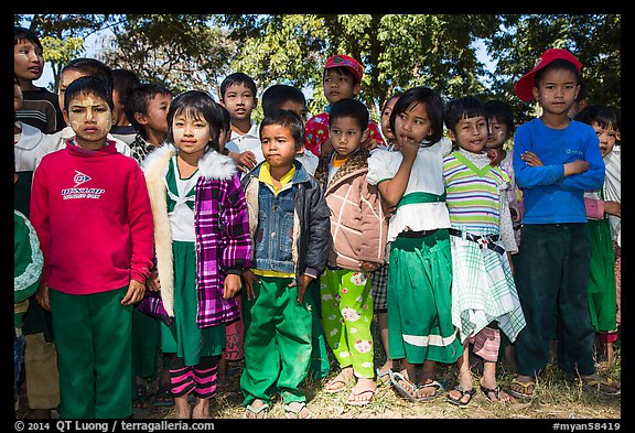 Young schoolchildren, Nyaung Shwe. Inle Lake, Myanmar (color)