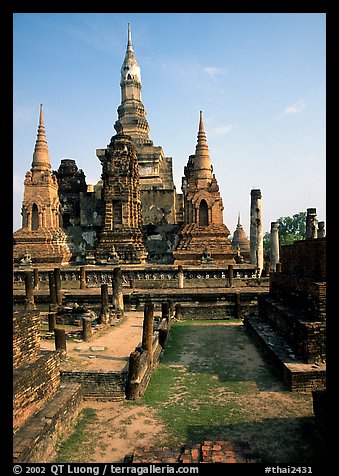 Central portion of Wat Mahathat complex. Sukothai, Thailand