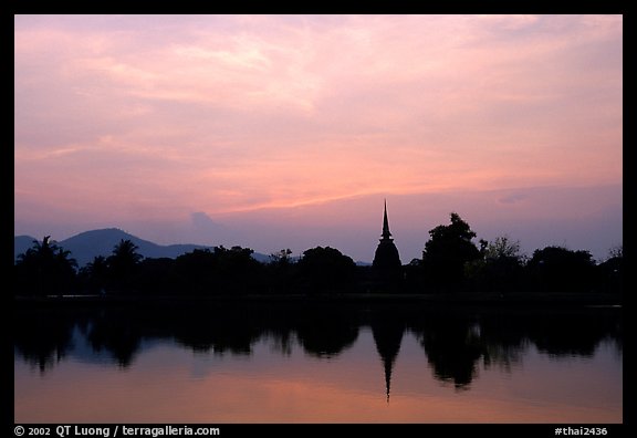 Elegant lines of Wat Si Chum at sunset. Sukothai, Thailand