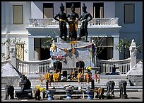 Three kings monument. Chiang Mai, Thailand ( color)