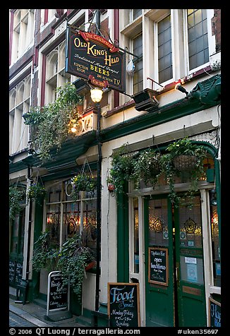 Pub Old King Head. London, England, United Kingdom (color)