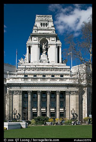 Lawn and monument honoring sailors lost at sea. London, England, United Kingdom (color)