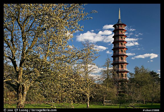 Great Pagoda designed after the Chinese Taa. Kew Royal Botanical Gardens,  London, England, United Kingdom