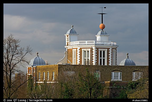 Red Time Ball on top of Flamsteed House, one of the world's first visual time signals. Greenwich, London, England, United Kingdom