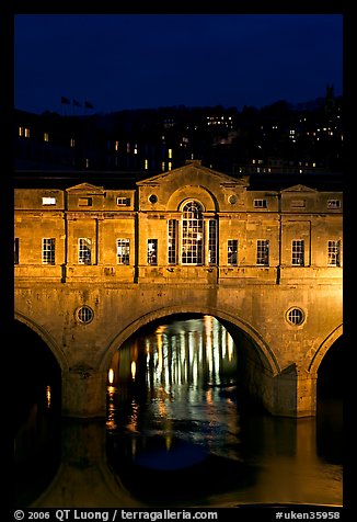 Central section of Pulteney Bridge, covered by shops,  at night. Bath, Somerset, England, United Kingdom (color)