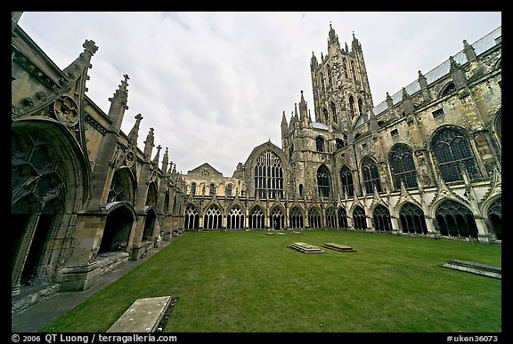 Great Cloister and Canterbury Cathedral nave and crossing spire. Canterbury,  Kent, England, United Kingdom